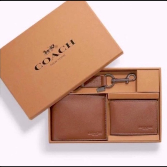 Coach Other - NWT Coach Men’s Brown 3 in 1 boxed Wallet Gift set